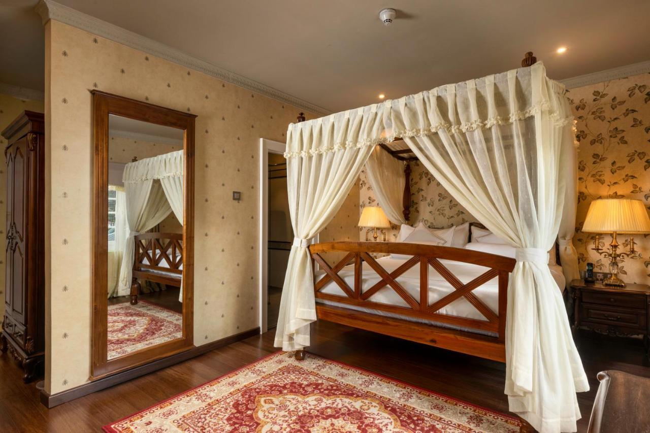 Hotel The Westbury Palace