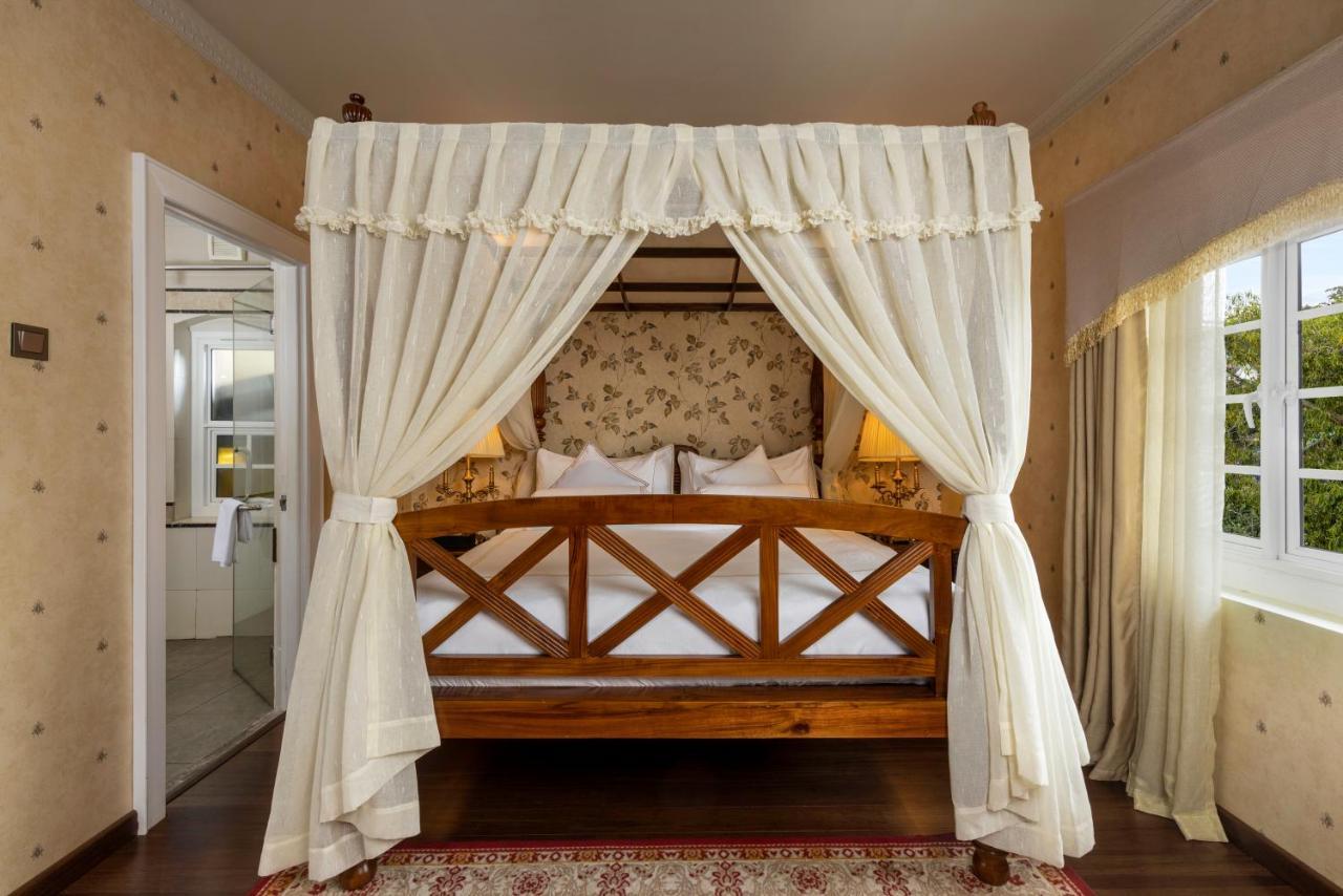 The Westbury Palace Hotel Nuwara Eliya