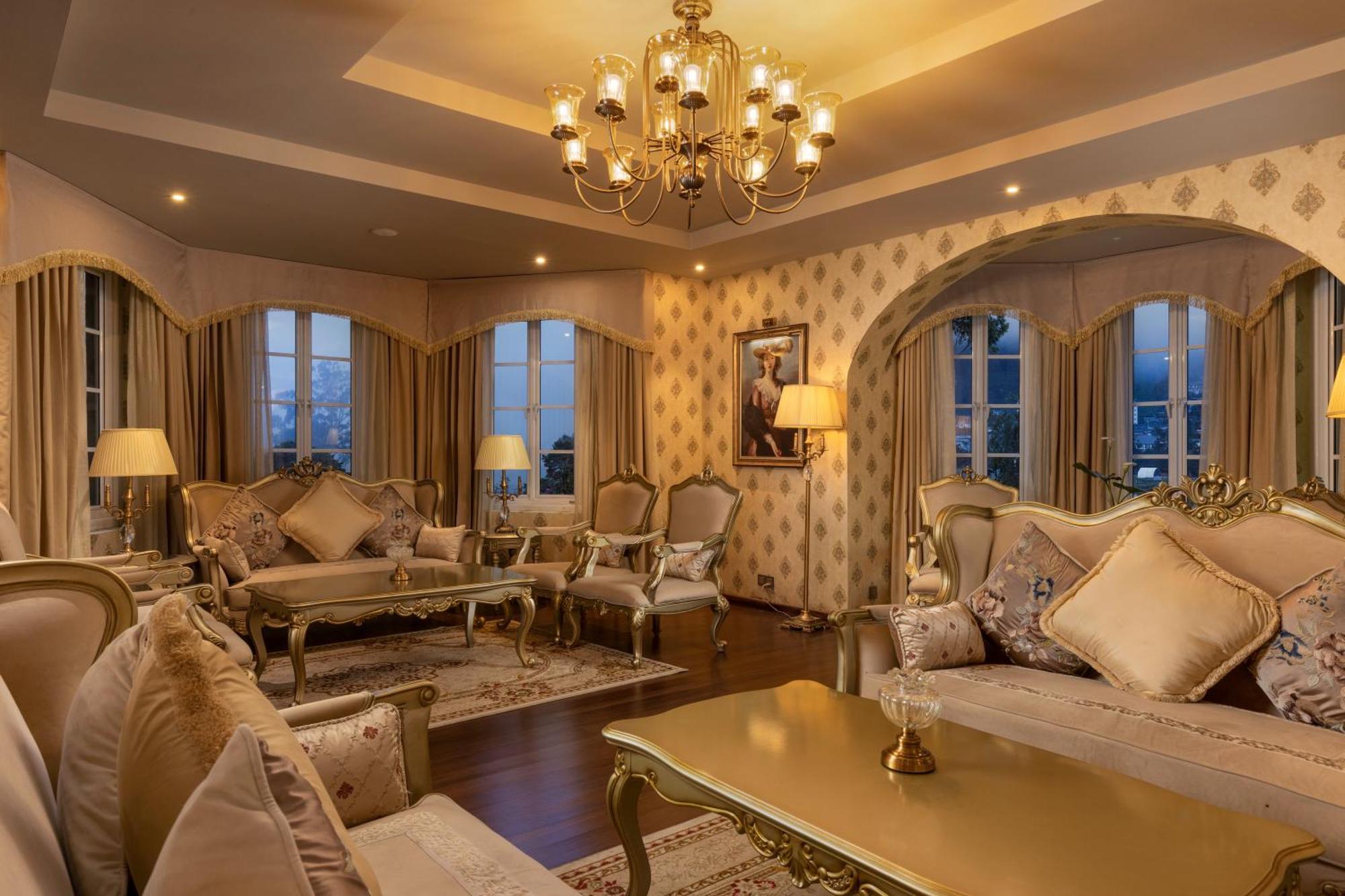 The Westbury Palace Hotel
